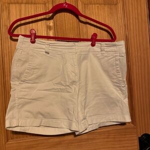 Vineyard Vines women’s White Shorts